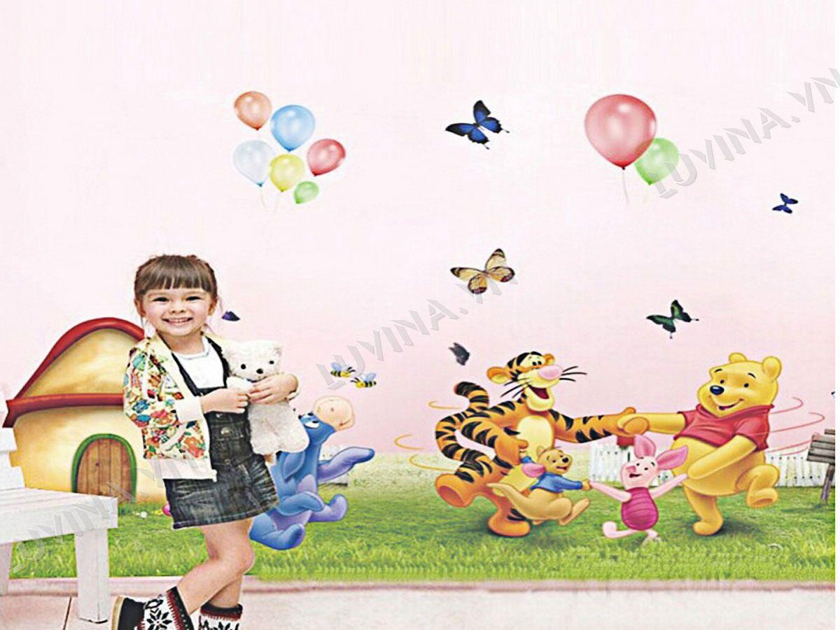 DECAL TRANG TRÍ GẤU POOH HẠNH PHÚC