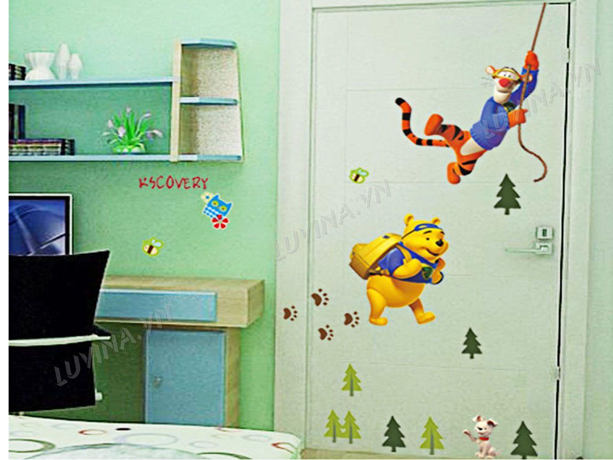 DECAL TRANG TRÍ GẤU POOH ĐU DÂY