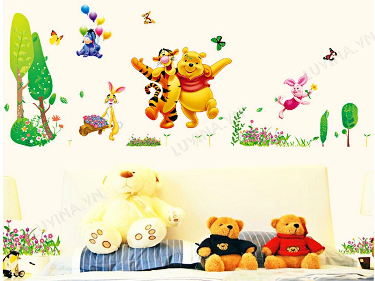 DECAL TRANG TRÍ POOH VUI CHƠI