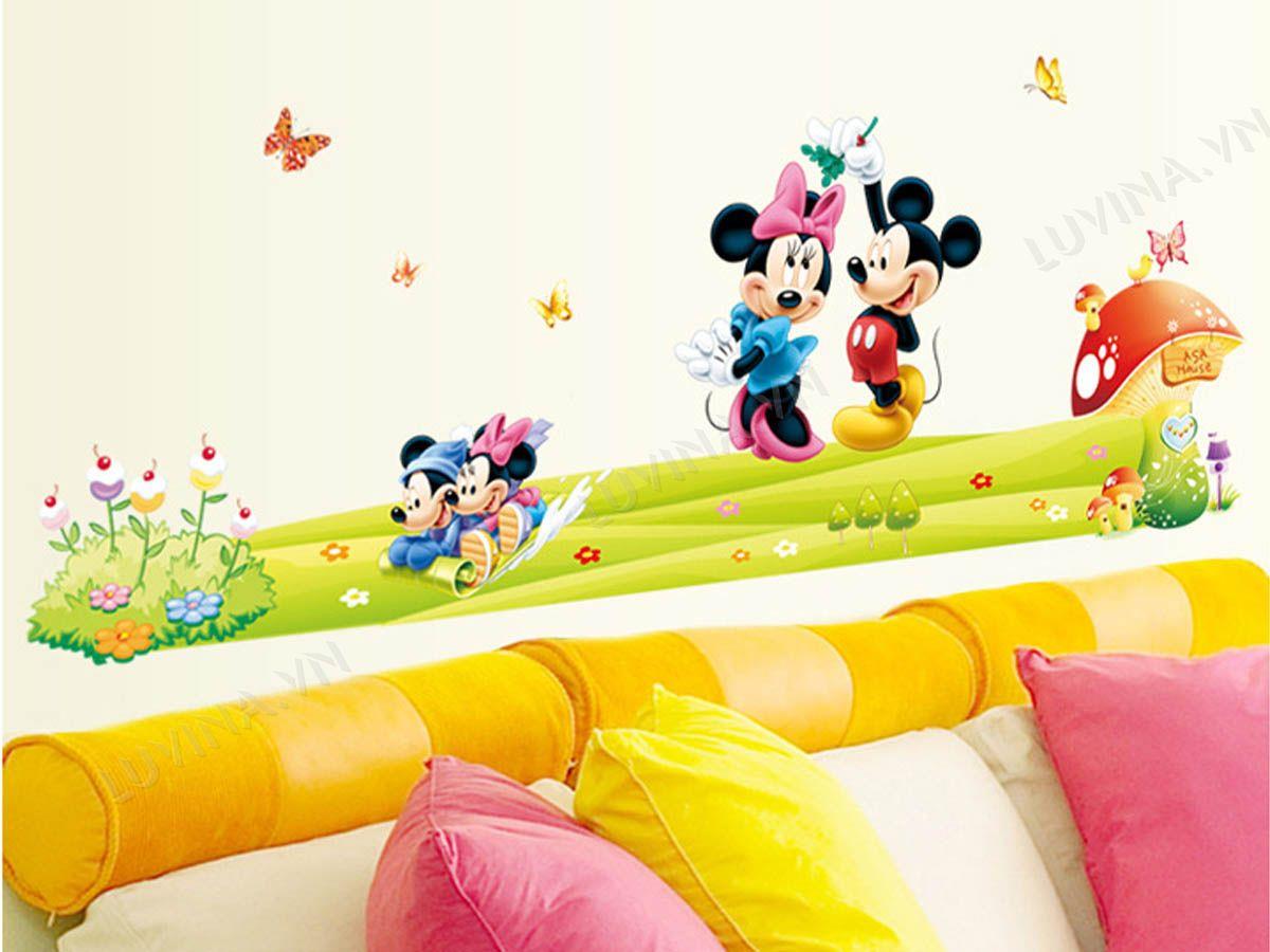 DECAL TRANG TRÍ MICKEY THẢM CỎ XANH
