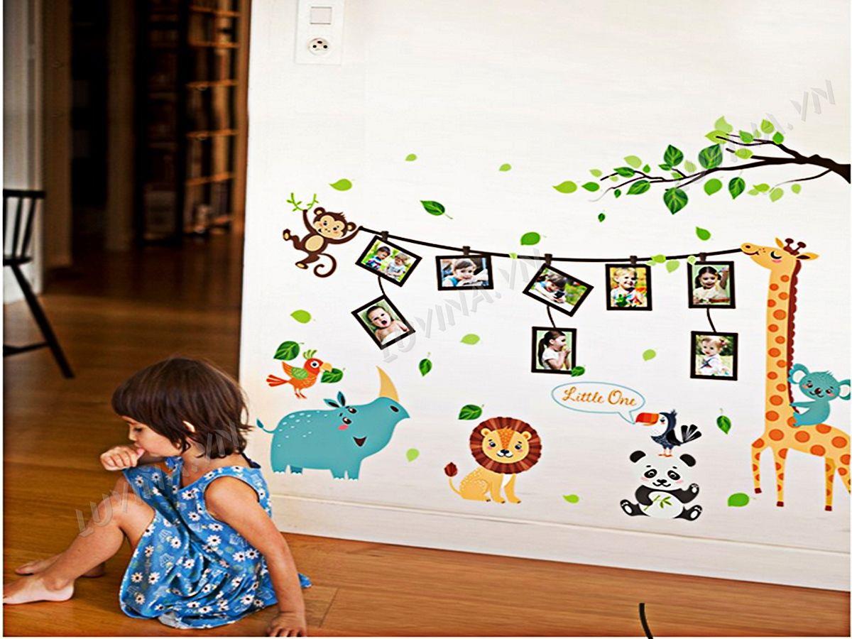 DECAL TRANG TRÍ HƯƠU CỔ DÀI KHUNG ẢNH