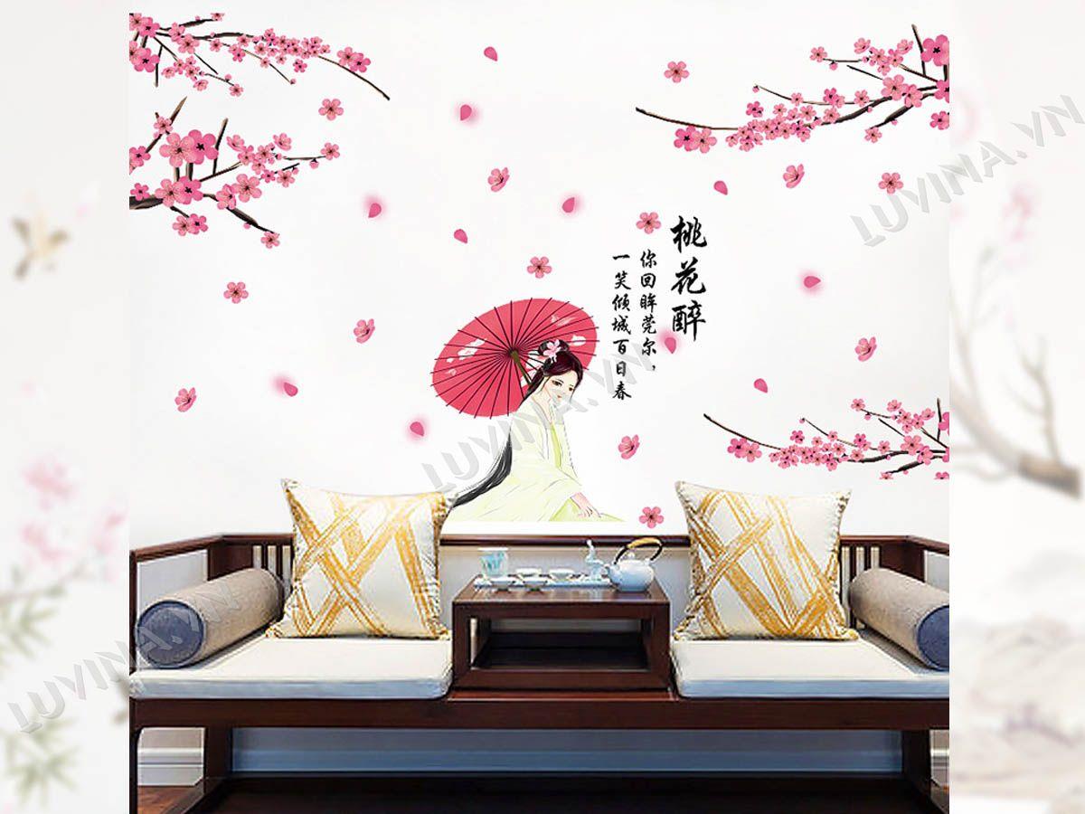 DECAL TRANG TRÍ CÔ GÁI CHE Ô DƯỚI TÁN ĐÀO