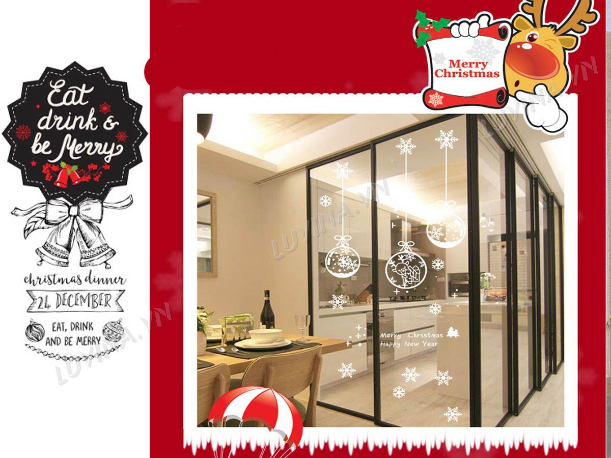 DECAL TRANG TRÍ  NOEN QUẢ CẦU TUYẾT TRẮNG