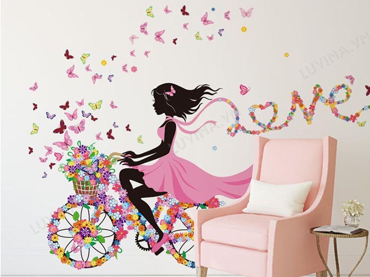 DECAL TRANG TRÍ CÔ GÁI VÁY HỒNG ĐẠP XE
